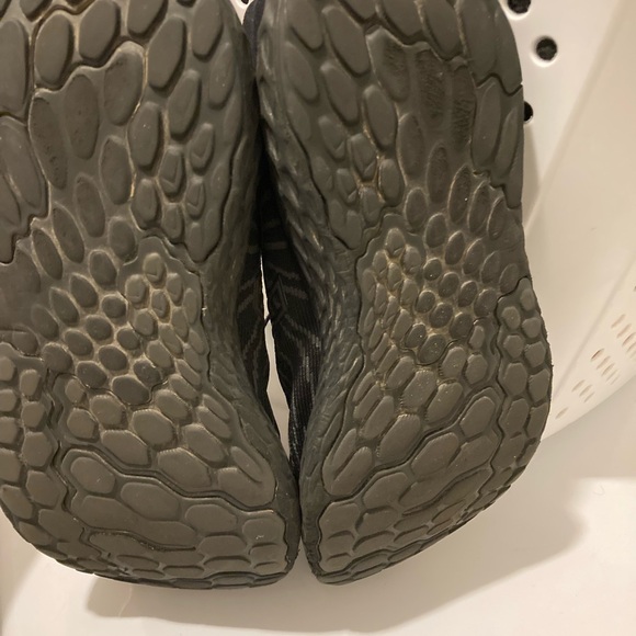 NEW BALANCE Fresh Foam Women's Black Running Shoes size 11 - Picture 8 of 8